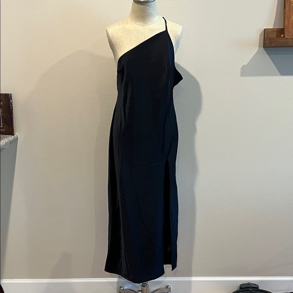Chic One-Shoulder Black Dress